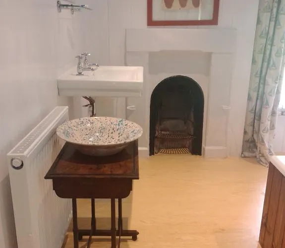 Bed & Breakfast Barmoors 3*