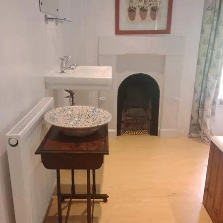 Bed & Breakfast Barmoors 3*
