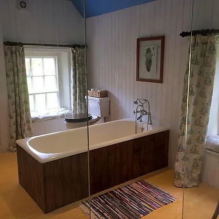 Bed & Breakfast Barmoors 3*